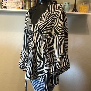 Rad Betsey Johnson tie back blouse